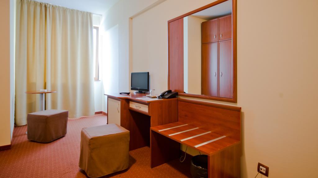 Nadejda Hotel Σόφια Εξωτερικό φωτογραφία